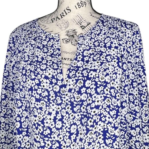 Collective Concepts (L) Naline Pleat Detail Tie Top - Stitch Fix V Neck Blouse - Picture 5 of 11